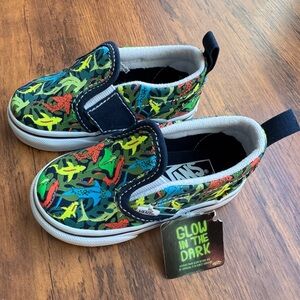 NWT Vans Kids Glow-in-the-Dark Shark Slip-On Sneakers - 5.5